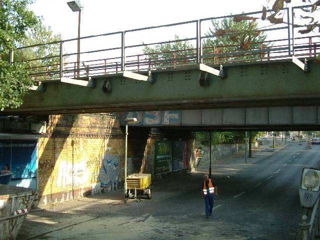 Baustelle Drakestraße, zwischen den S-Bahnbrücken